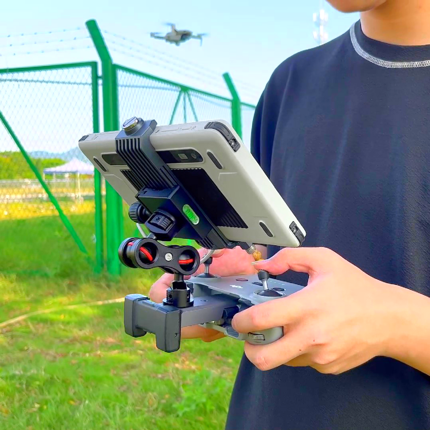 Hugerock X7 Mount Bracket for DJI M3/AIR 2/Mini 2 Drone Tablet Display Mavic 3 Accessories Multi-angle Adjustable Easy Installation